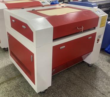 Máquina a Laser de Co2 100w (900*600mm)