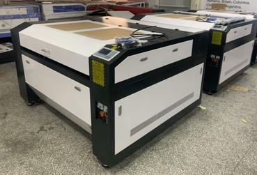 Máquina a Laser de Co2 130w (1300*1000mm)