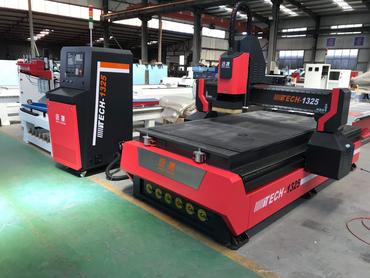 CNC Fresadora 1325 c/ troca automática e mesa de vácuo