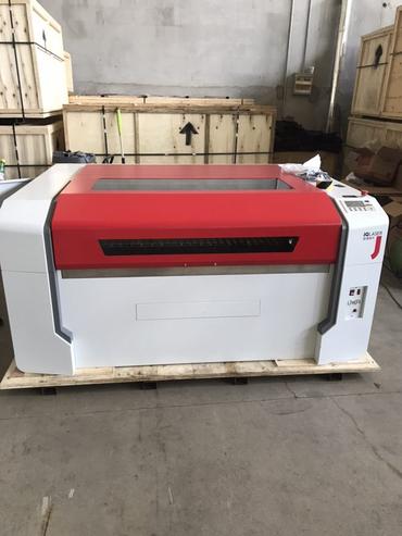 Máquina a laser de co2 100w 1300x900mm c/ sistema CCD (Deteção de Contornos)