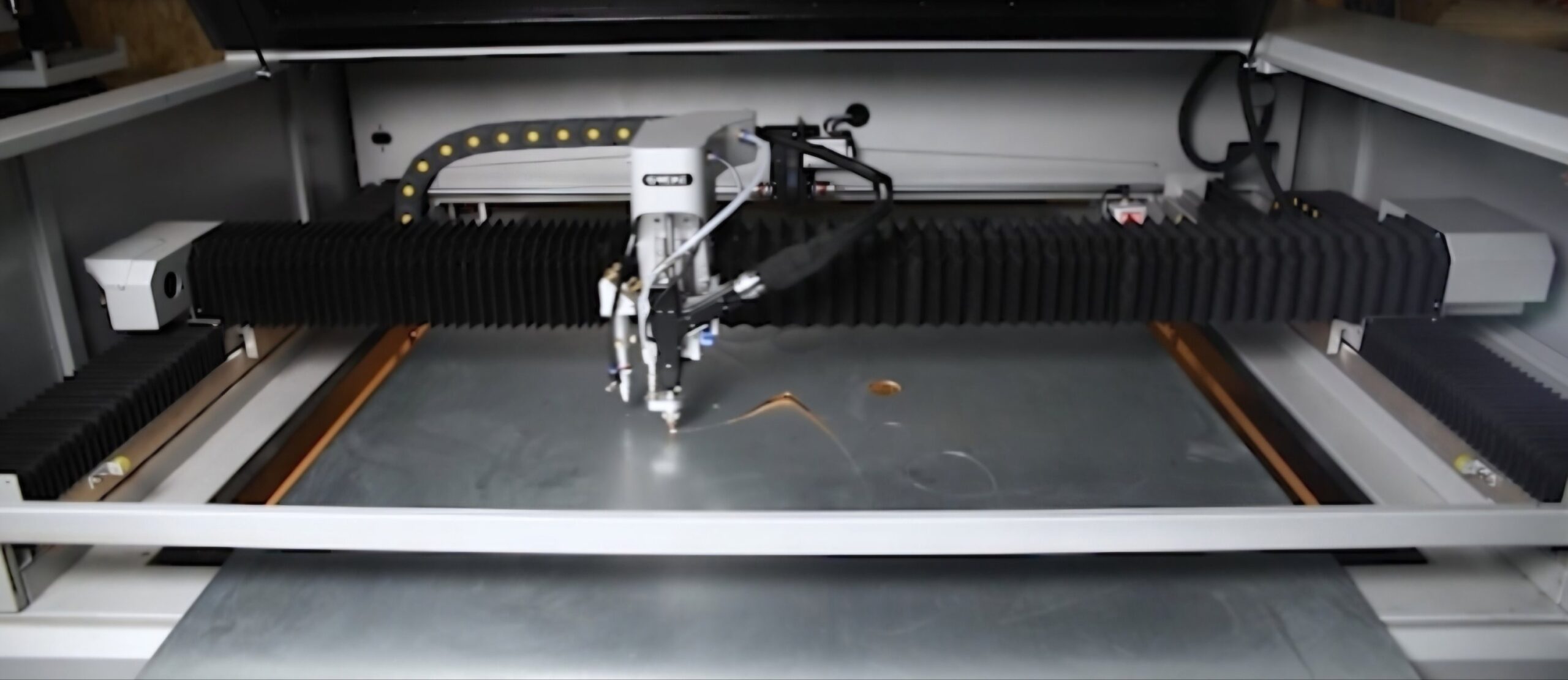 Máquina Laser Fibra + CO2 Combinada 6 em 1 - Image 6